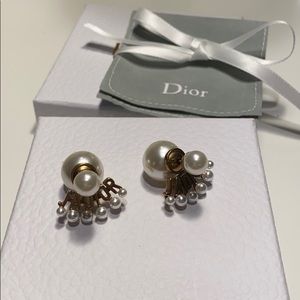 J’adior Dior earrings tribales pearls studs